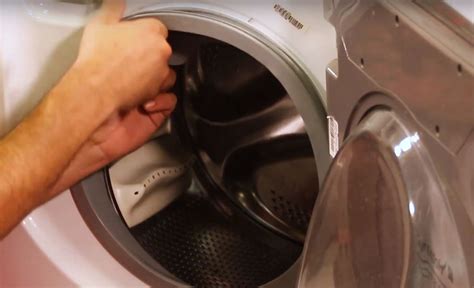 remplacer joint hublot lave linge indesit|Comment changer le Joint de Porte d'une Machine à Laver Indesit.